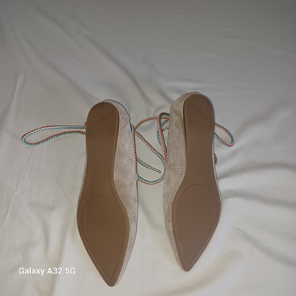 STEVE MADDEN EMILIE TAN SUEDE LEATHER POINTED TOE LACE UP FLATS SIZE 7.5 - Picture 6 of 7